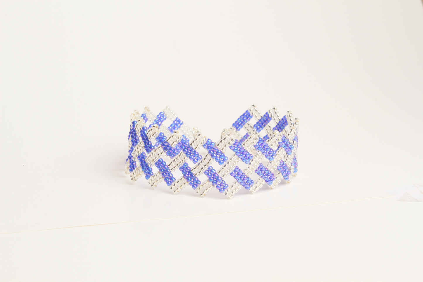 Blue whie criss cross