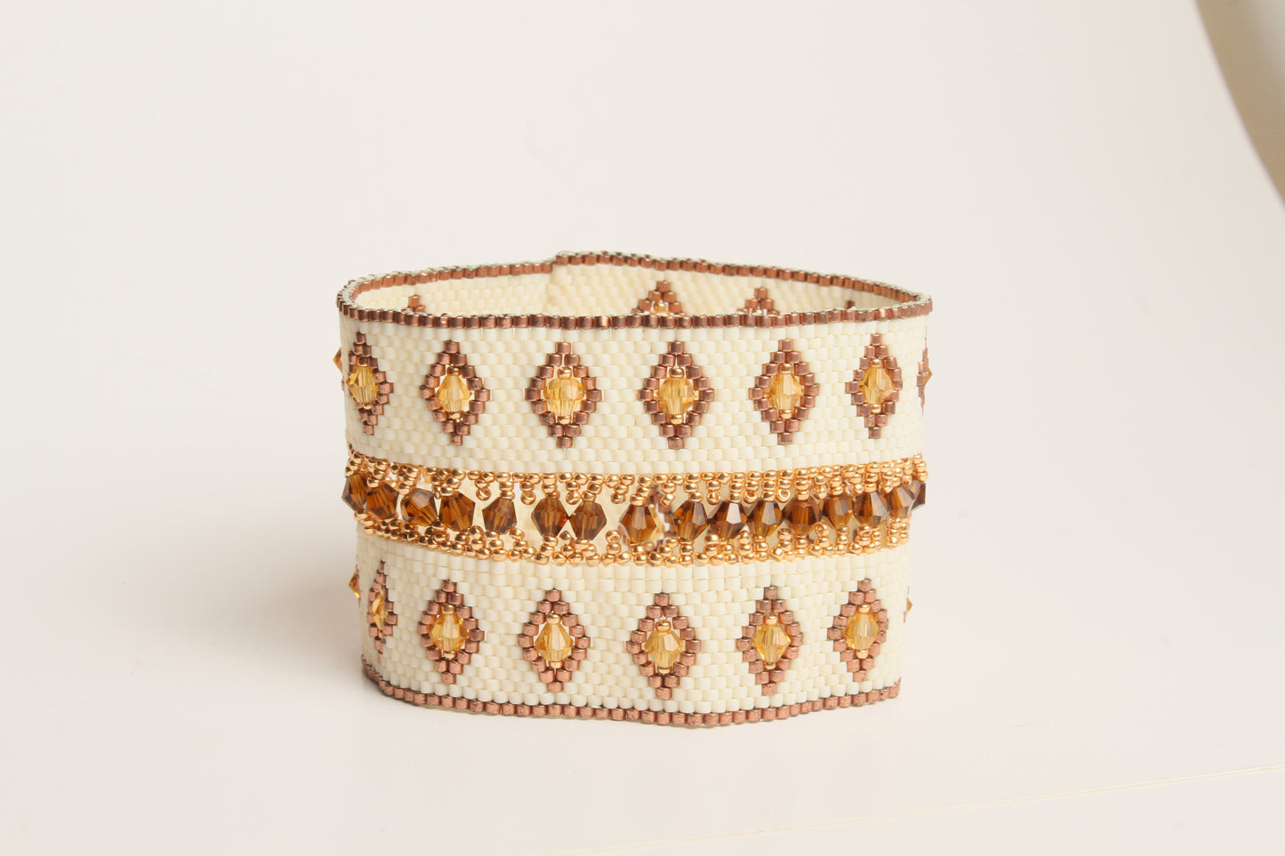Brown white and amber bicones